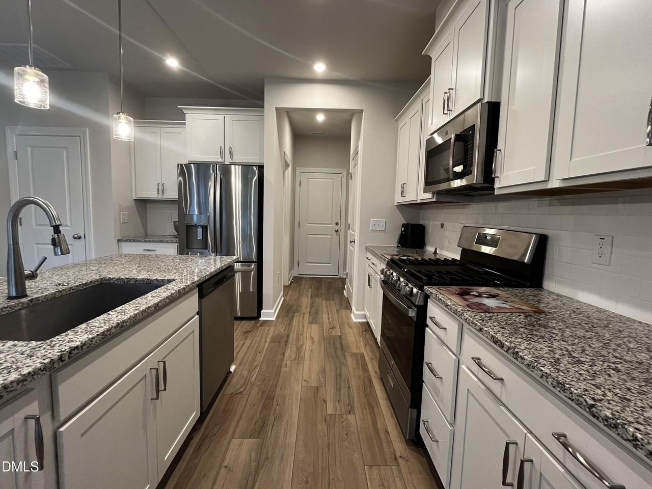 519 Brittany Ct - Photo 4 of 13