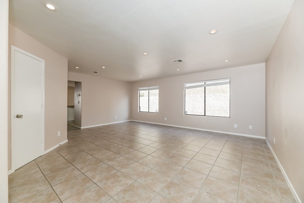379 Legacy Dr - Photo 5 of 17