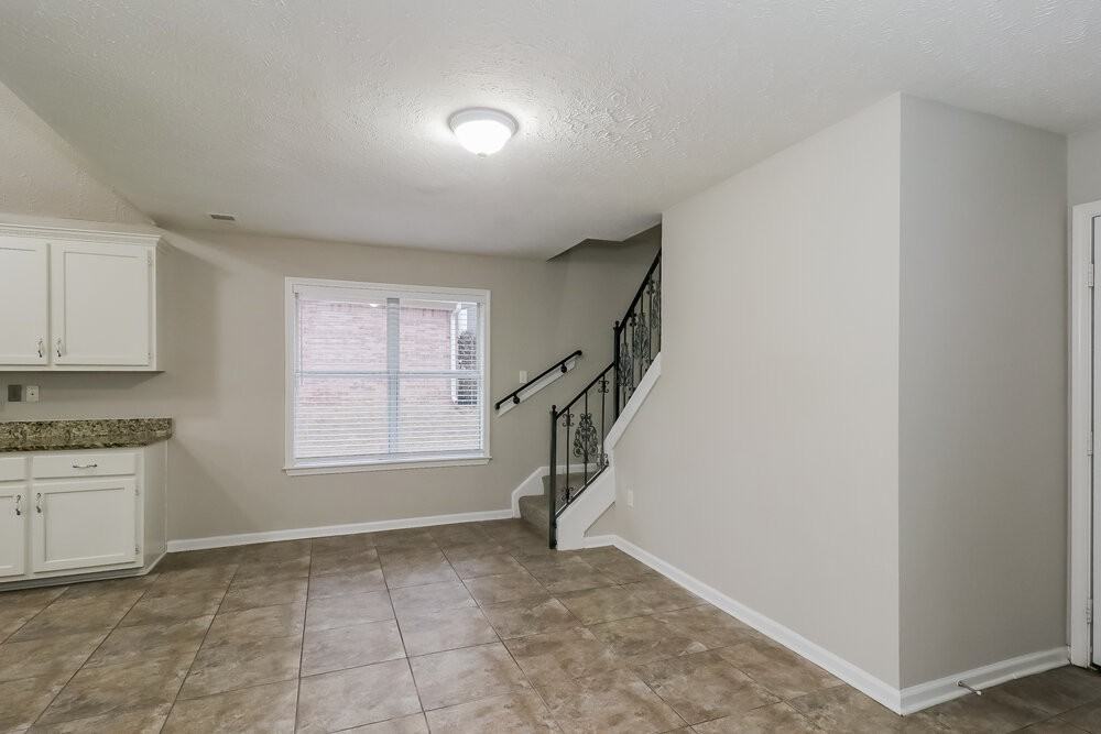 6181 Braybourne Main - Photo 7 of 17