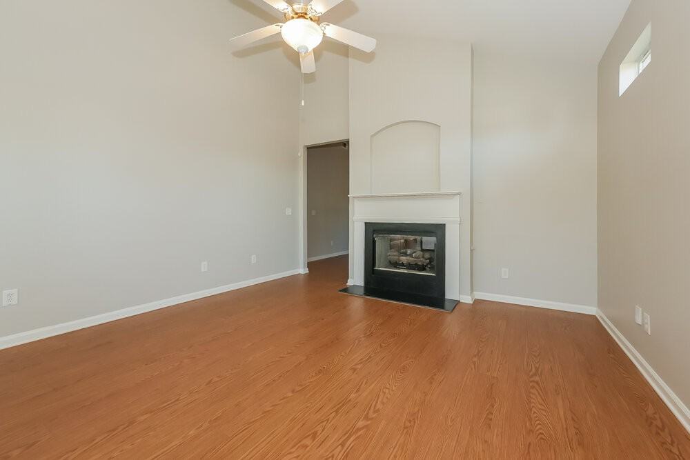 537 Anglewood Trce - Photo 7 of 19