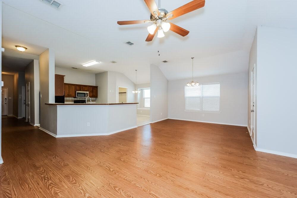 3020 Meadowbrook Dr - Photo 4 of 16