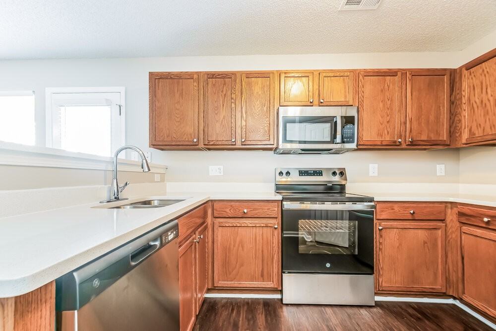 5819 Finestra Way - Photo 6 of 17