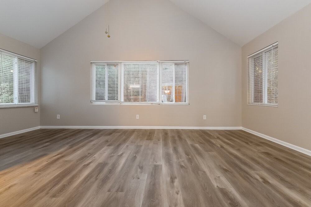 1236 Jasmine Way - Photo 4 of 17