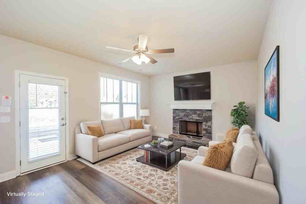 425 Flowery Branch Ct - Photo 5 of 20