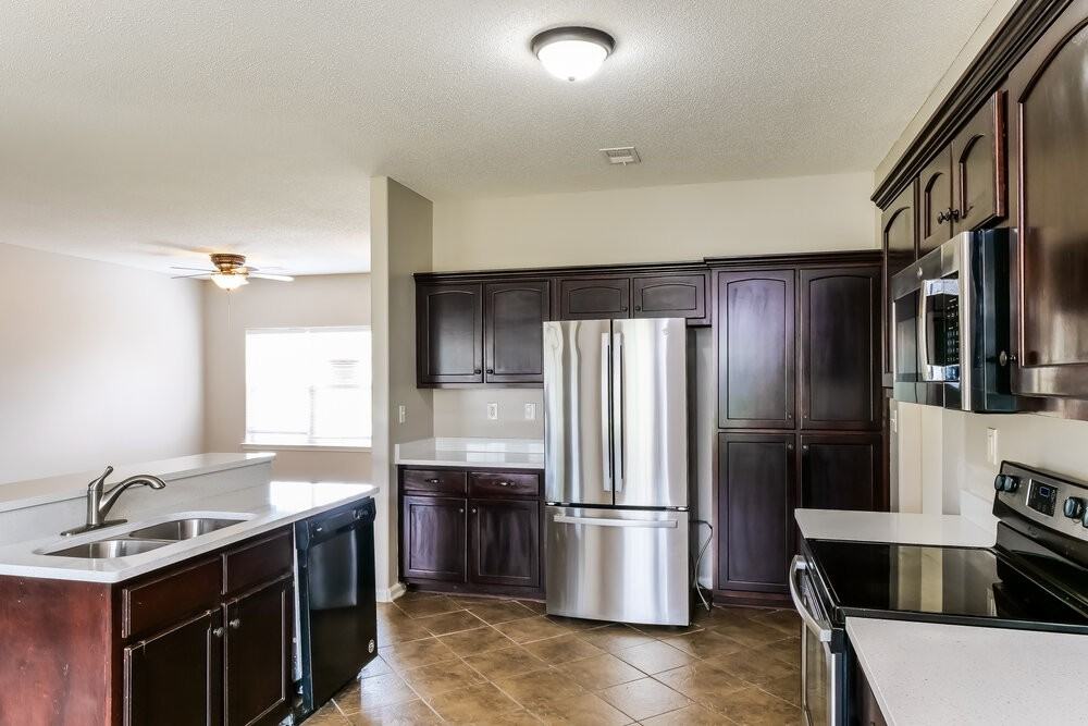 4315 Markston Dr - Photo 6 of 17