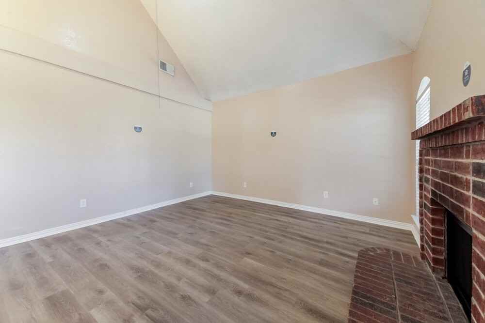 618 Bandera St - Photo 5 of 17