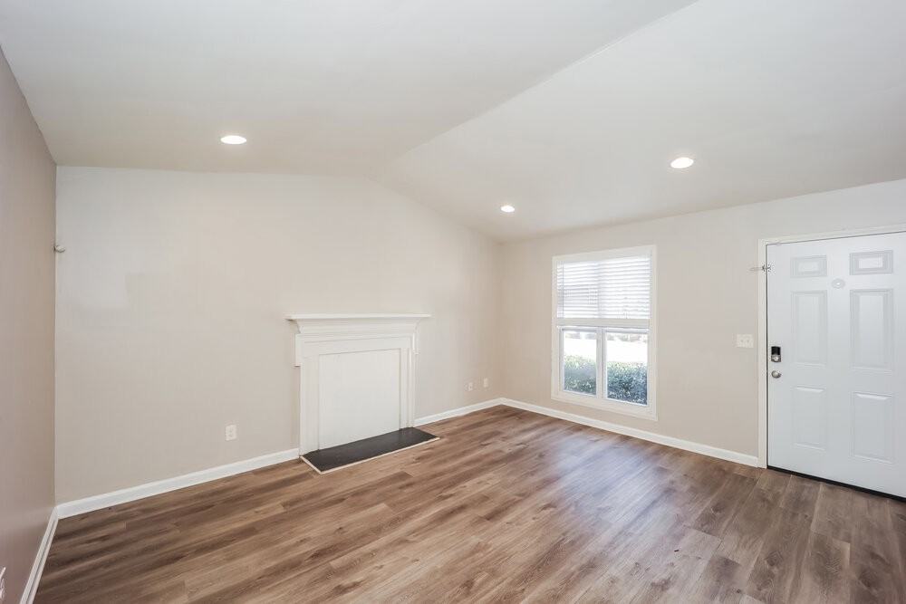 5380 Forest Downs Cir - Photo 5 of 17