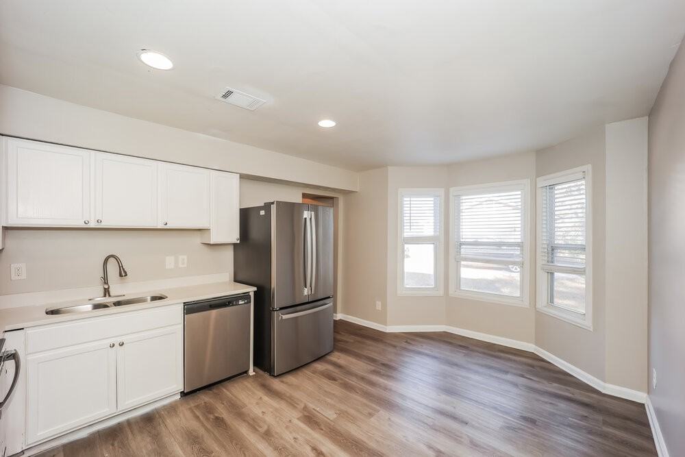 5380 Forest Downs Cir - Photo 7 of 17