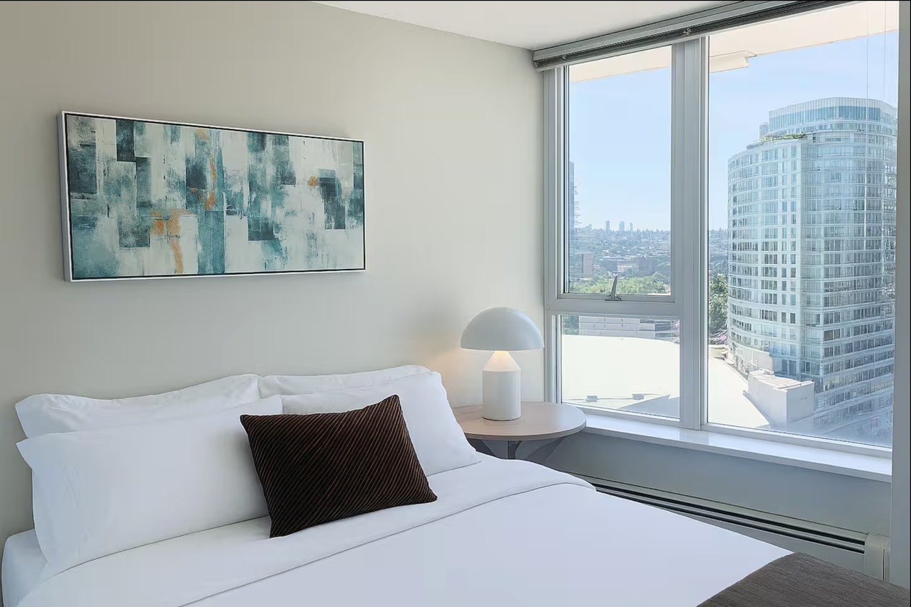 188 Keefer Place - Photo 3 of 17