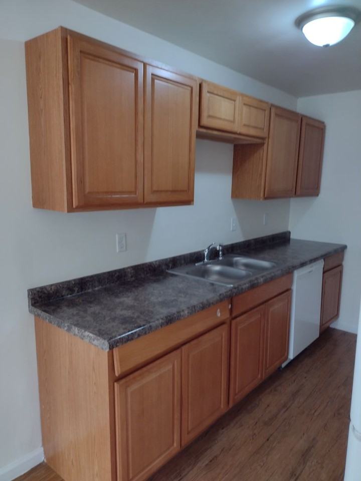 Deer Creek Apartments - Photo 7 of 26