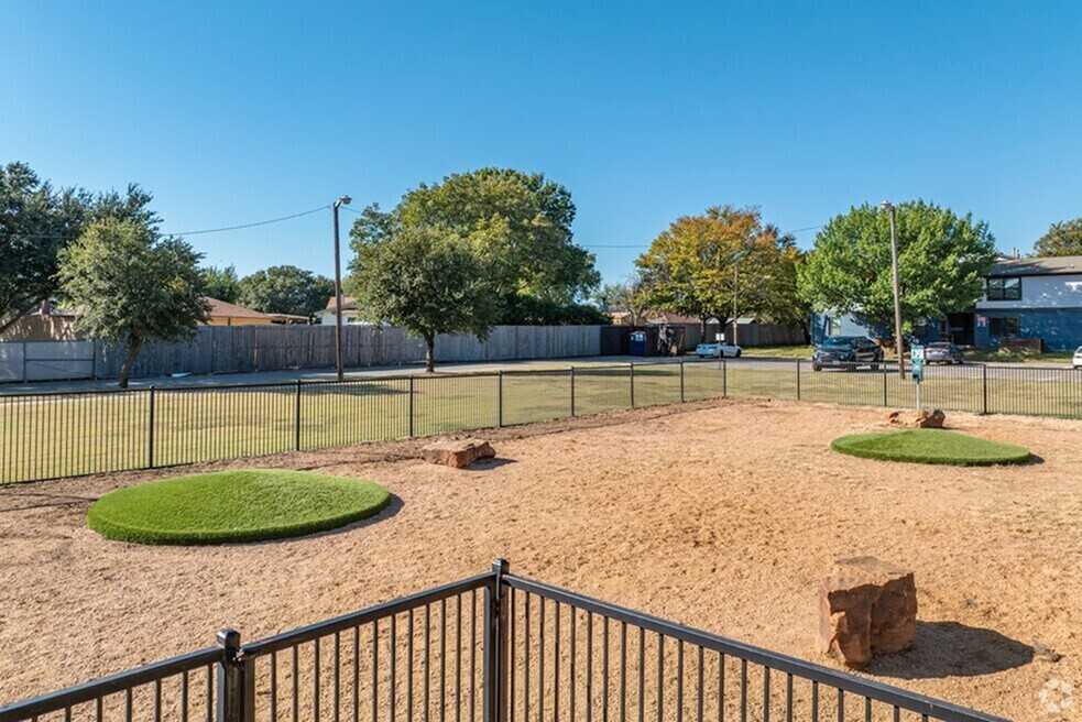 The Ruston - Photo 7 of 29