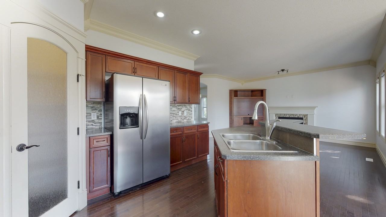 11713 13a Avenue SW - Photo 4 of 31