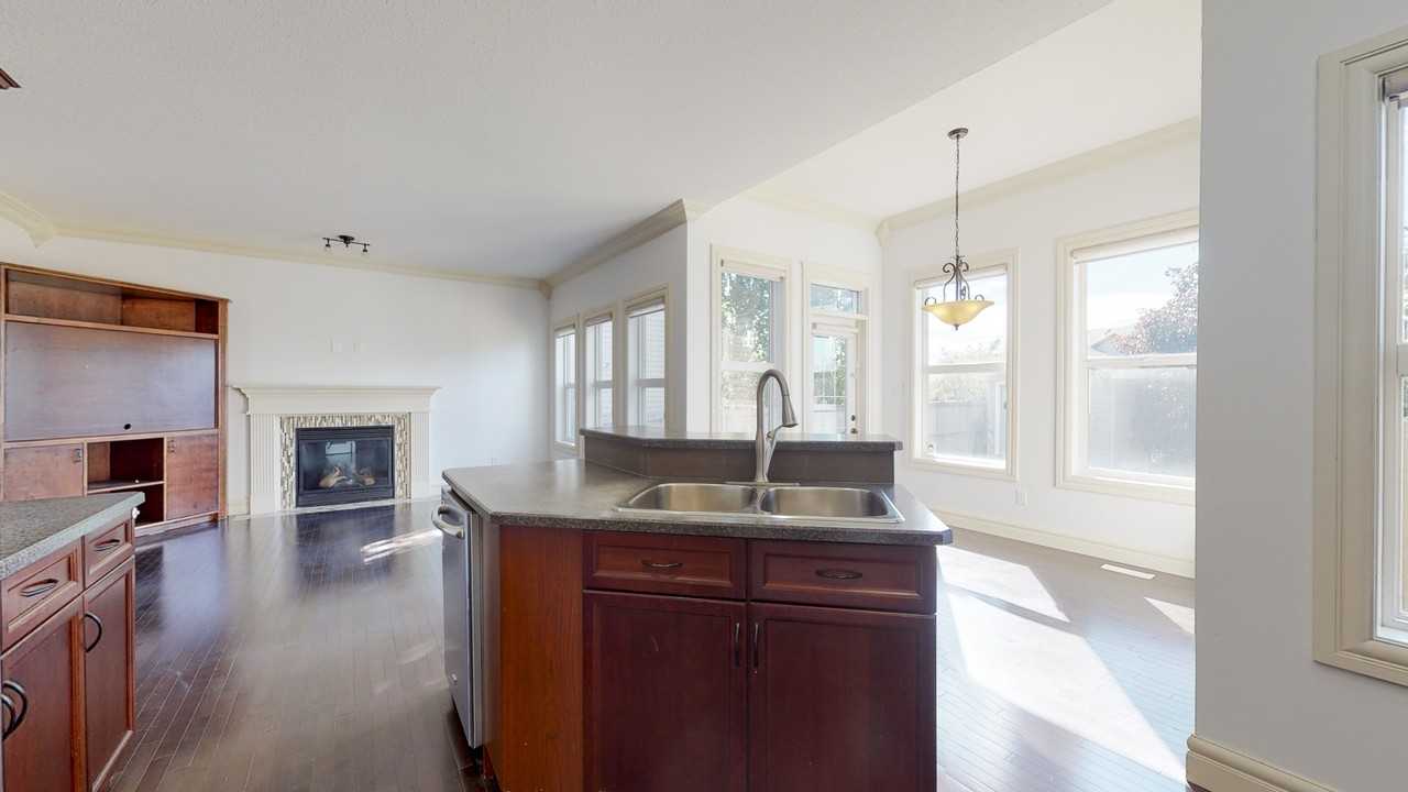 11713 13a Avenue SW - Photo 6 of 31