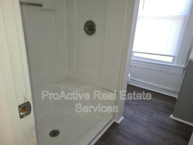 3225 Lyons Ave - Photo 6 of 12