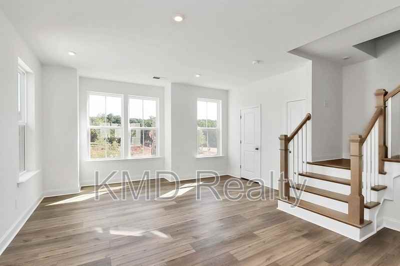 7118 Westrow Avenue - Photo 3 of 17