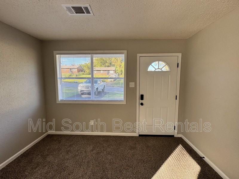 2773 Lola Ave - Photo 2 of 14