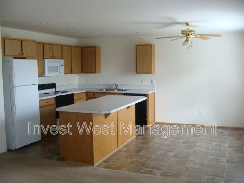 1718 Seavenue #206 - Photo 3 of 10