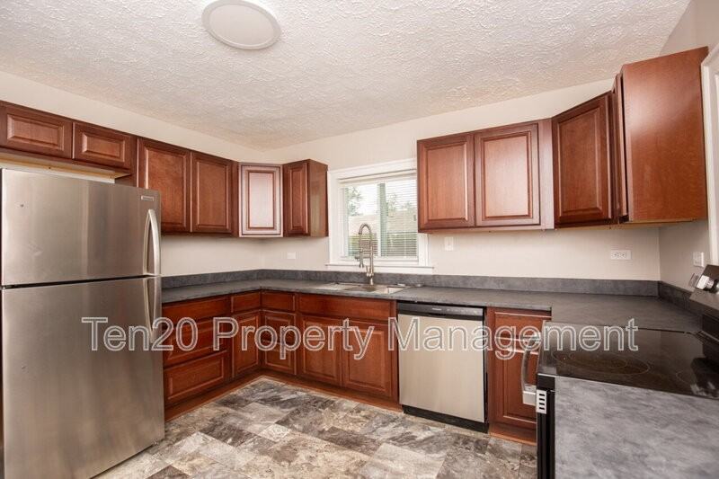 2671 Dalewood Dr - Photo 4 of 16