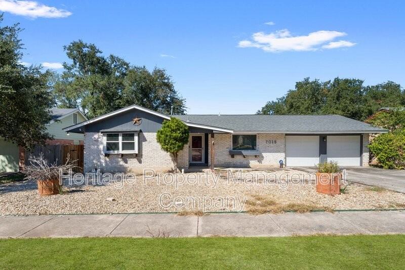 7015 Forest Pine Street