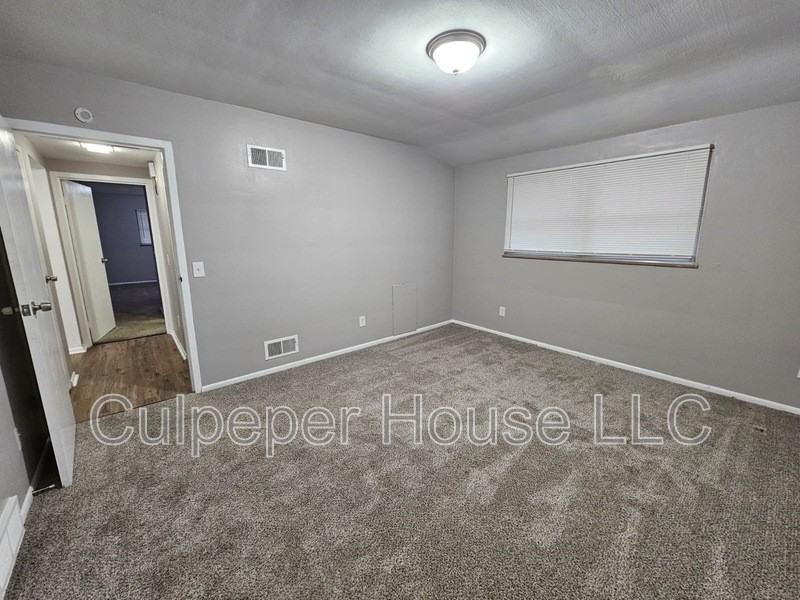 4102 Garden Estates Dr - Photo 4 of 11