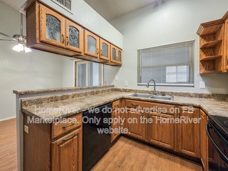 9230 W Hollywood Ave - Photo 5 of 21