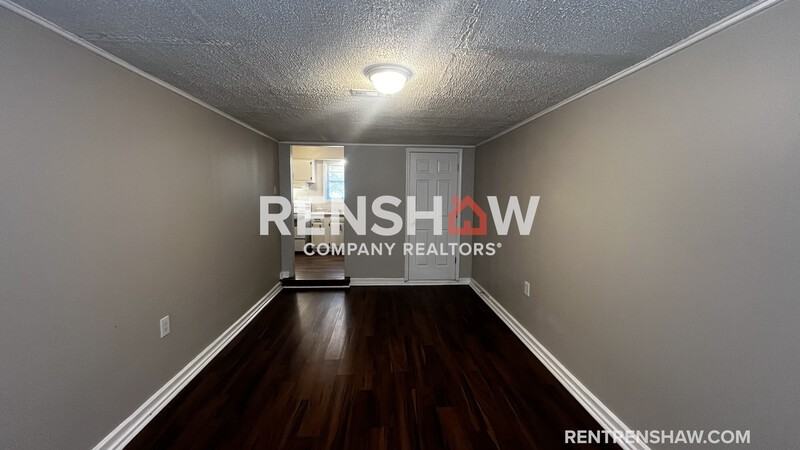 4070 Kerwin Dr - Photo 3 of 16