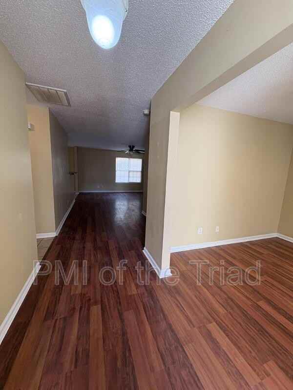 152 Drewsbury Dr - Photo 2 of 27