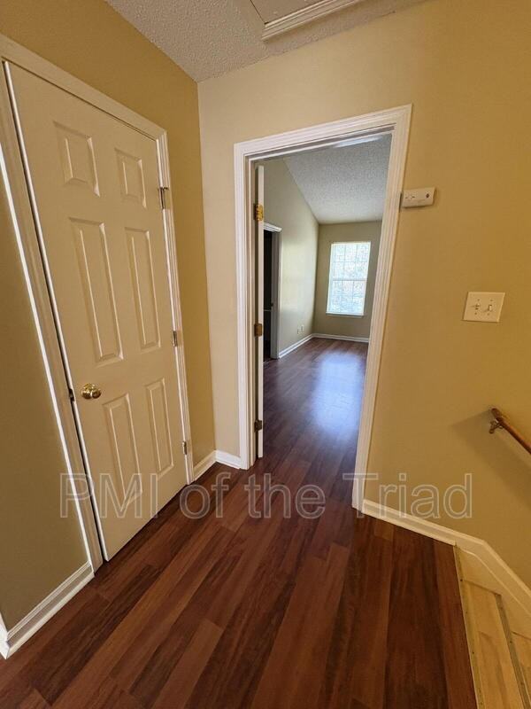 152 Drewsbury Dr - Photo 6 of 27