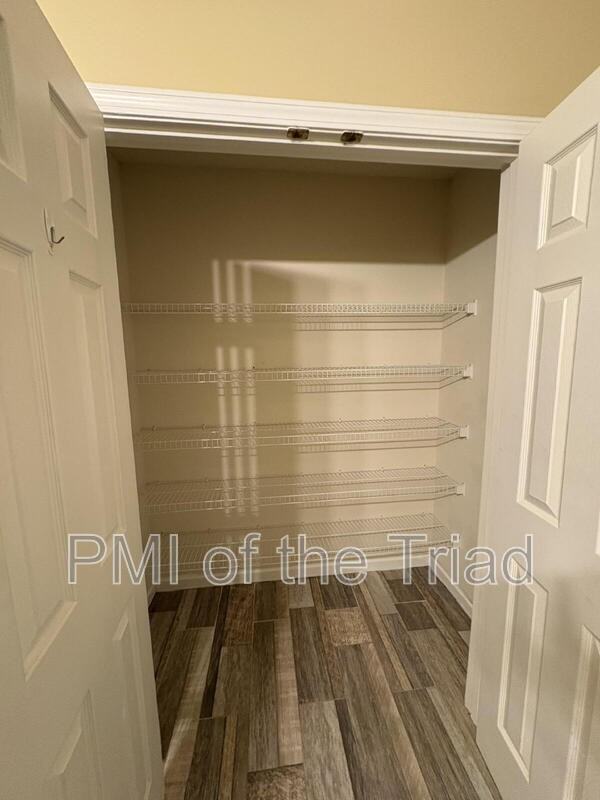 152 Drewsbury Dr - Photo 7 of 27