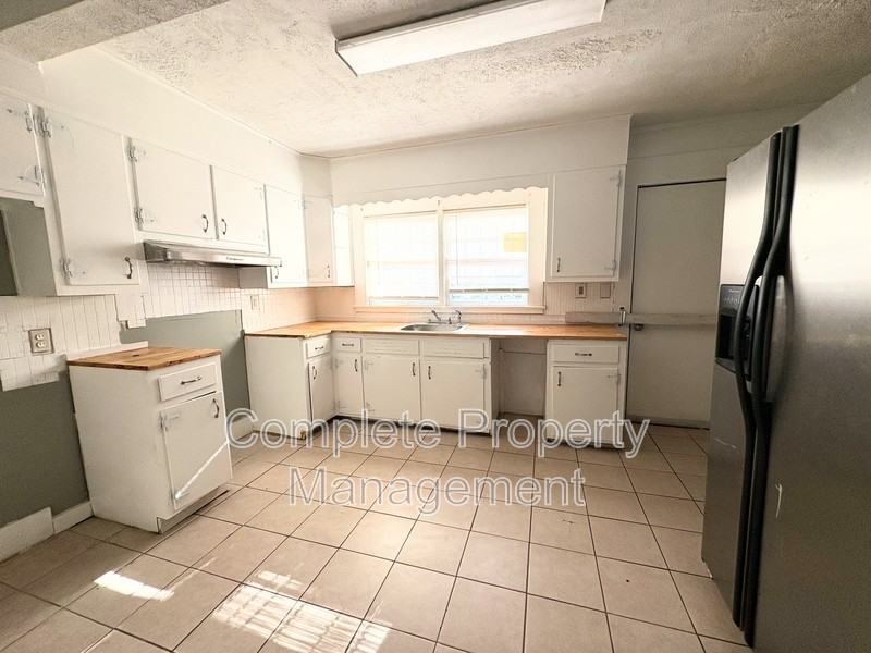 8149 1st Ave S - Photo 4 of 11