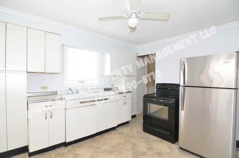 319 Front St - Photo 2 of 18