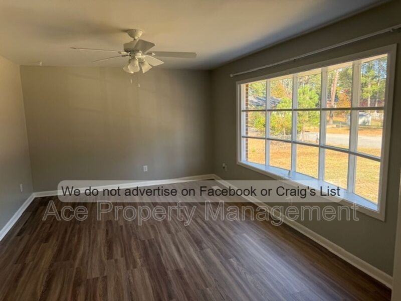 643 Wakefield Dr - Photo 2 of 13