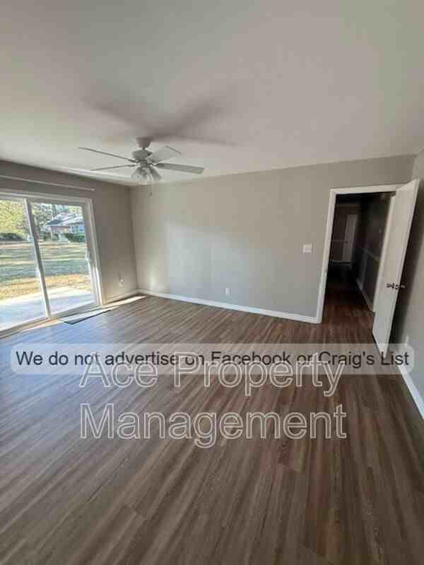 643 Wakefield Dr - Photo 3 of 13