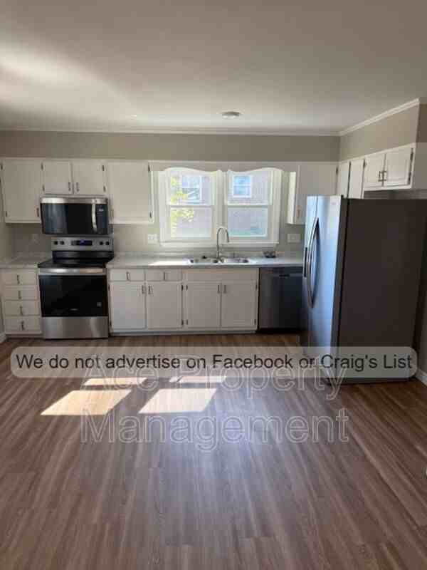 643 Wakefield Dr - Photo 4 of 13