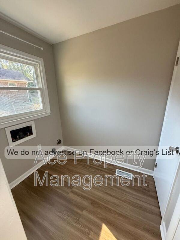 643 Wakefield Dr - Photo 5 of 13