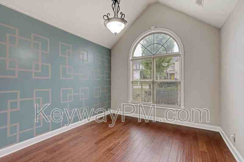 219 Kickham Ln - Photo 5 of 36