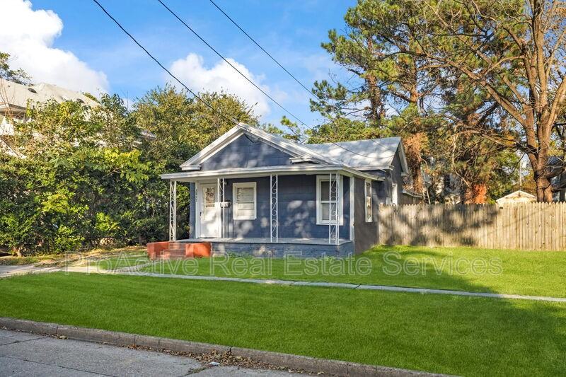 1217 Hull St - Photo 2 of 15