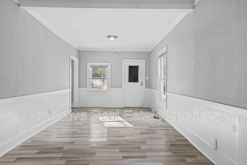 1217 Hull St - Photo 3 of 15