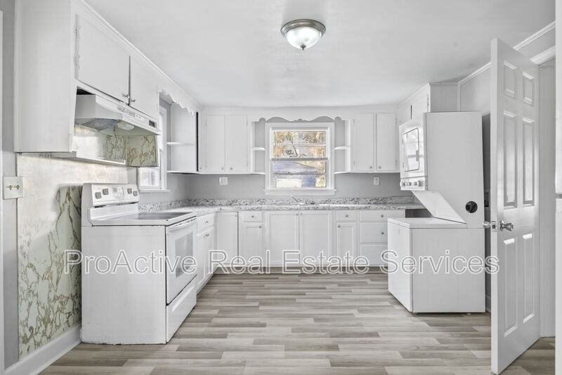 1217 Hull St - Photo 7 of 15