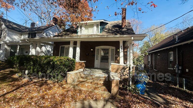 445 Davidson Ct #B - Photo 2 of 12