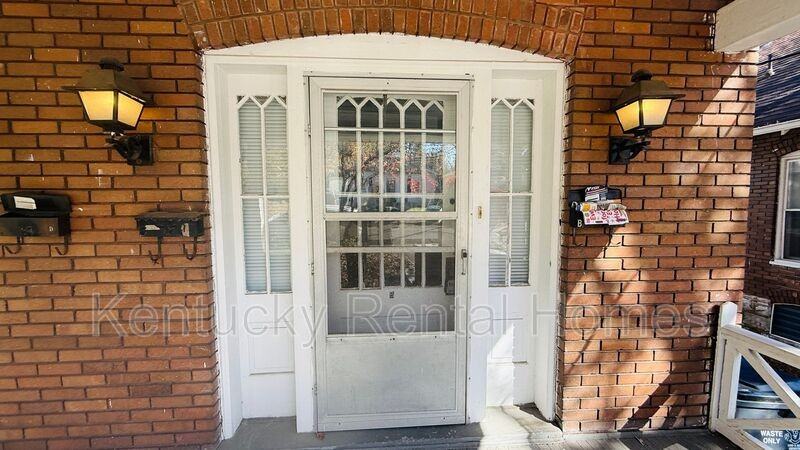 445 Davidson Ct #B - Photo 3 of 12