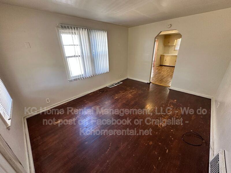 2115 N 40th St - Photo 6 of 32