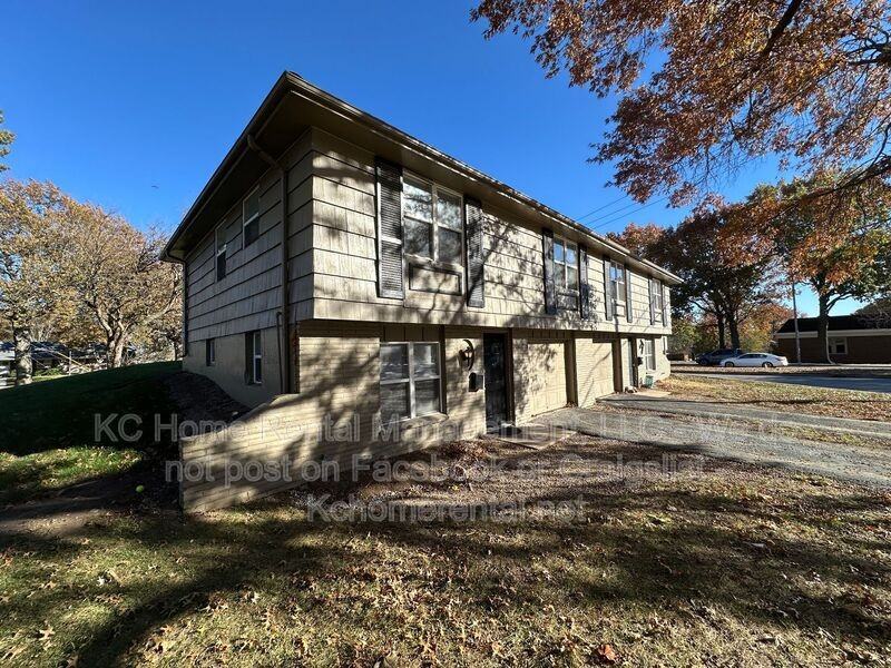 10906 West 95th Street - Photo 3 of 34