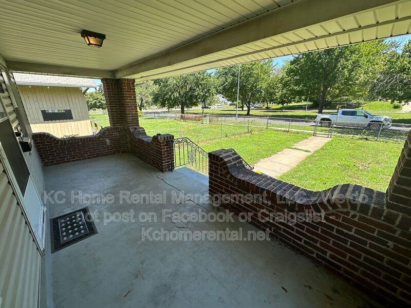 6838 Paseo Blvd - Photo 3 of 41