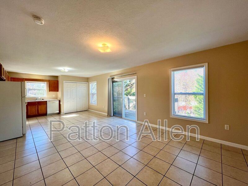 8 Zell Ln #C - Photo 2 of 22