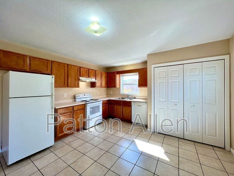 8 Zell Ln #C - Photo 4 of 22