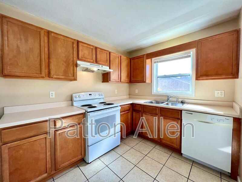 8 Zell Ln #C - Photo 6 of 22