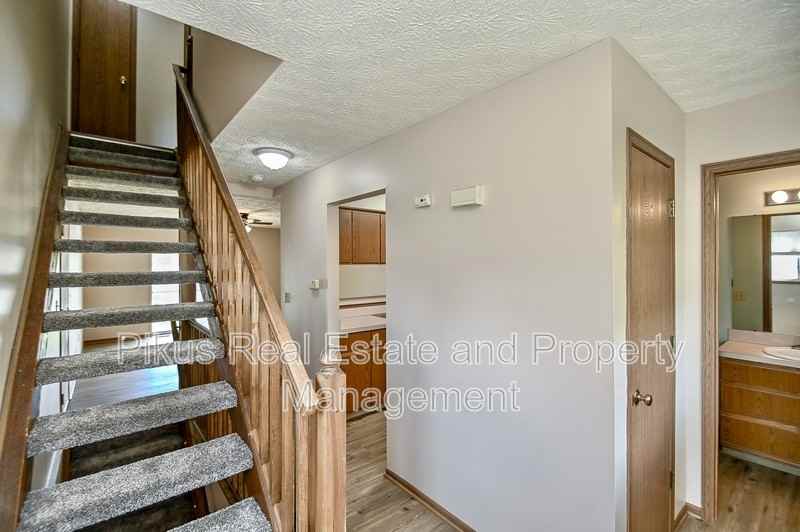 2012 Redwing Dr - Photo 3 of 11