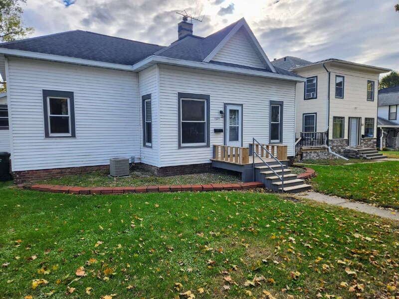 1621 Willis Avenue - Photo 2 of 21