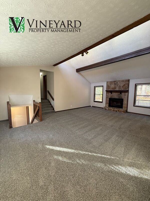 1623 Rex Dr - Photo 5 of 25